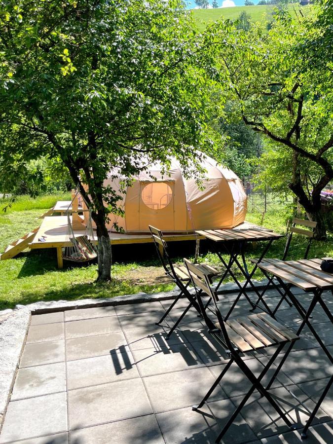 Flore'S Garden Glamping Bran  Extérieur photo