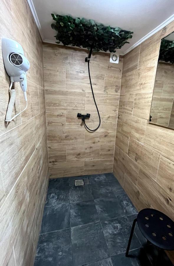 Flore'S Garden Glamping Bran  Extérieur photo
