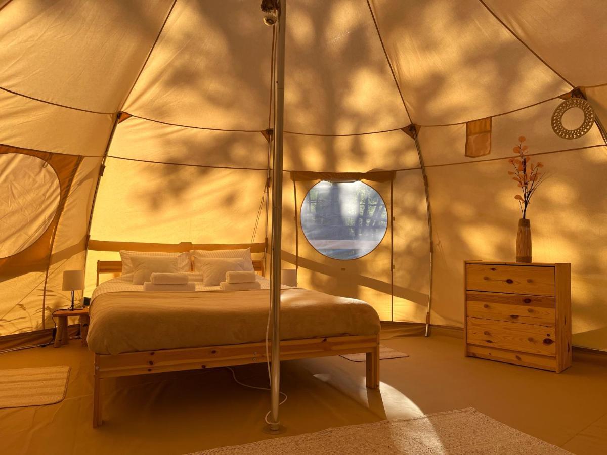 Flore'S Garden Glamping Bran  Extérieur photo